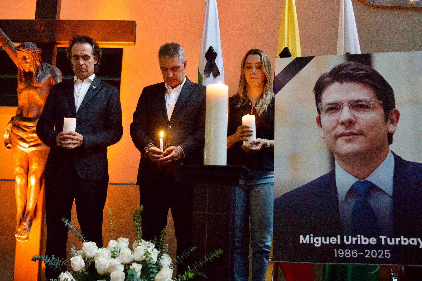 Así fue el solemne homenaje a Miguel Uribe en la Gobernación de Antioquia