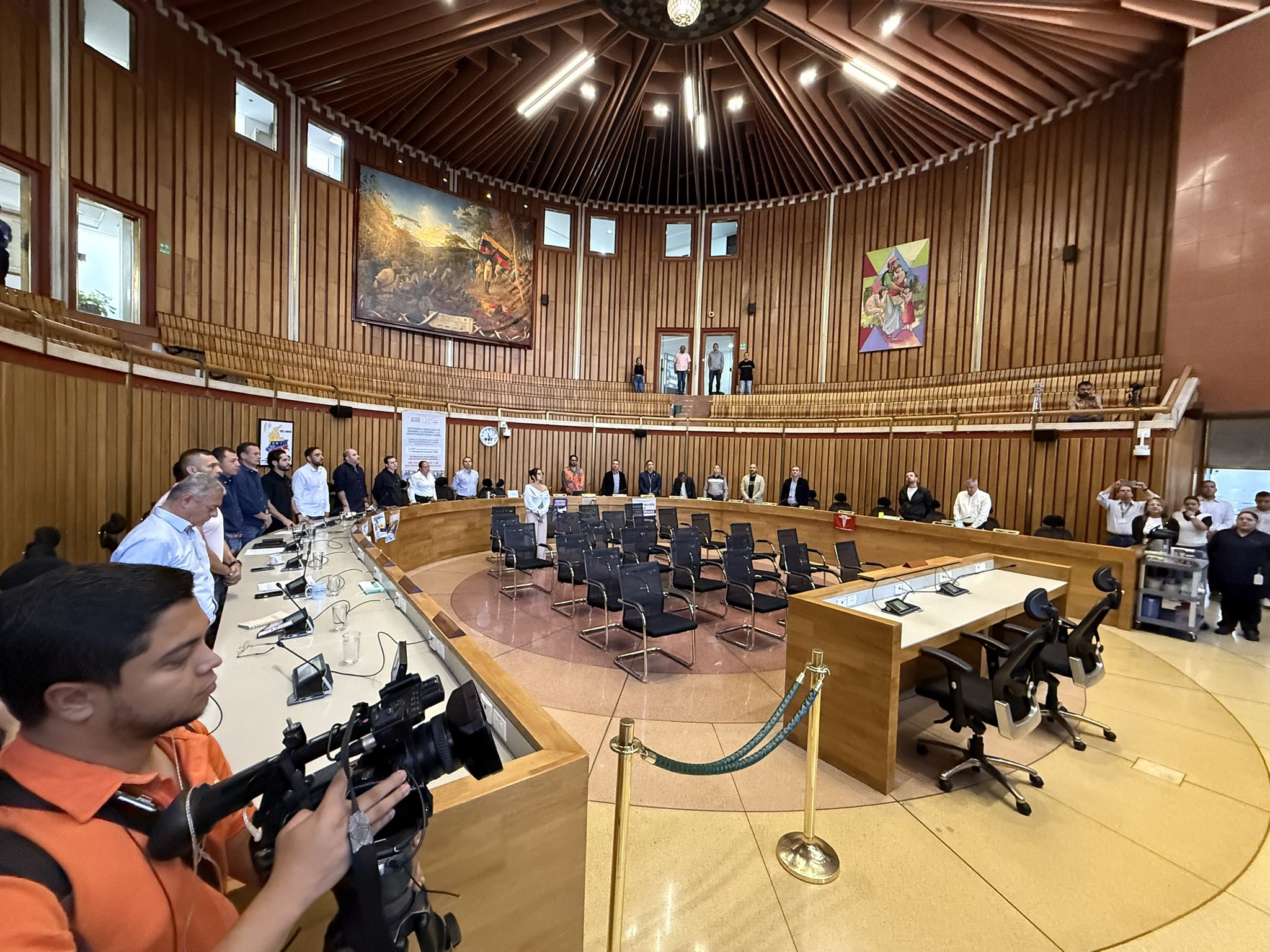 Homenajes a Miguel Uribe en la Asamblea de Antioquia y Concejo de Medellín