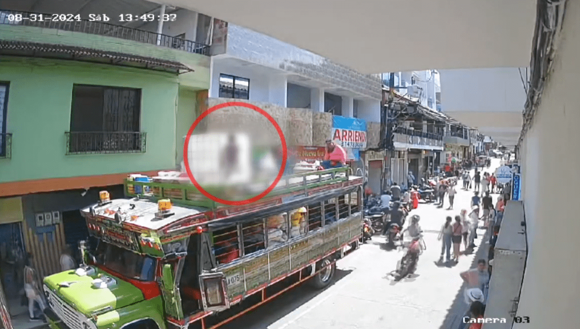 Niño estaría involucrado en incendio de chiva en San Rafael