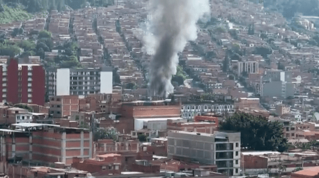 Fuerte incendio en Bello deja siete viviendas afectadas