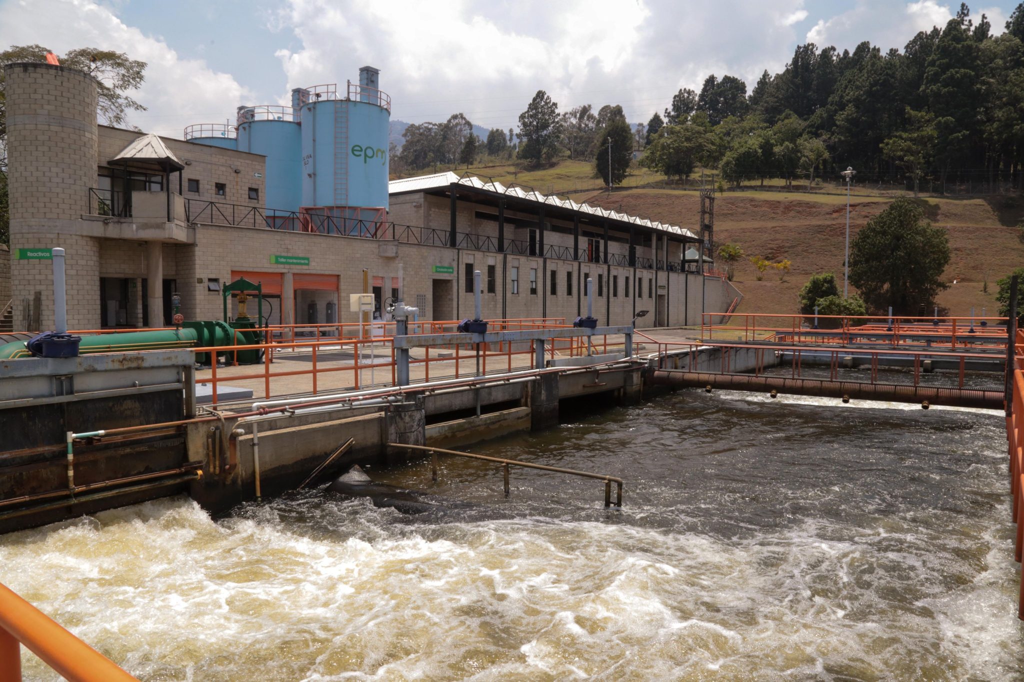 interrupción de agua en Barbosa