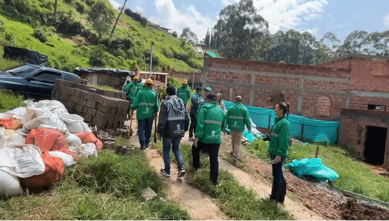 Intervención contra loteo ilegal en San Antonio de Prado: 22 obras fueron suspendidas