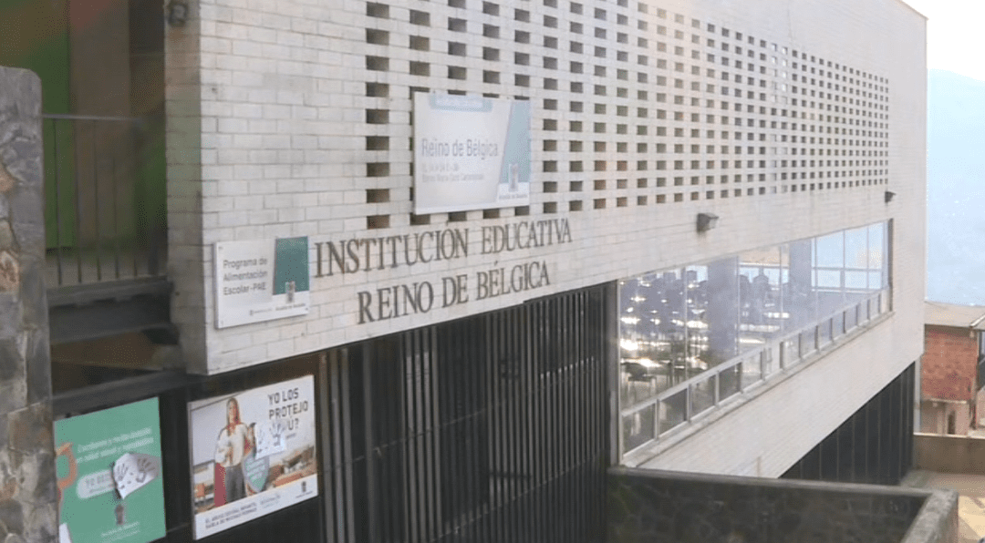 Investigan presunto acoso sexual de profesor a estudiantes en colegio de Santo Domingo