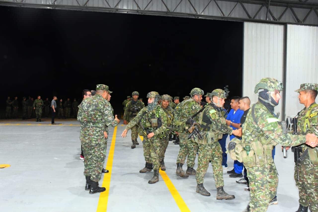 Así fueron recibidos los 33 soldados liberados tras su secuestro en Guaviare