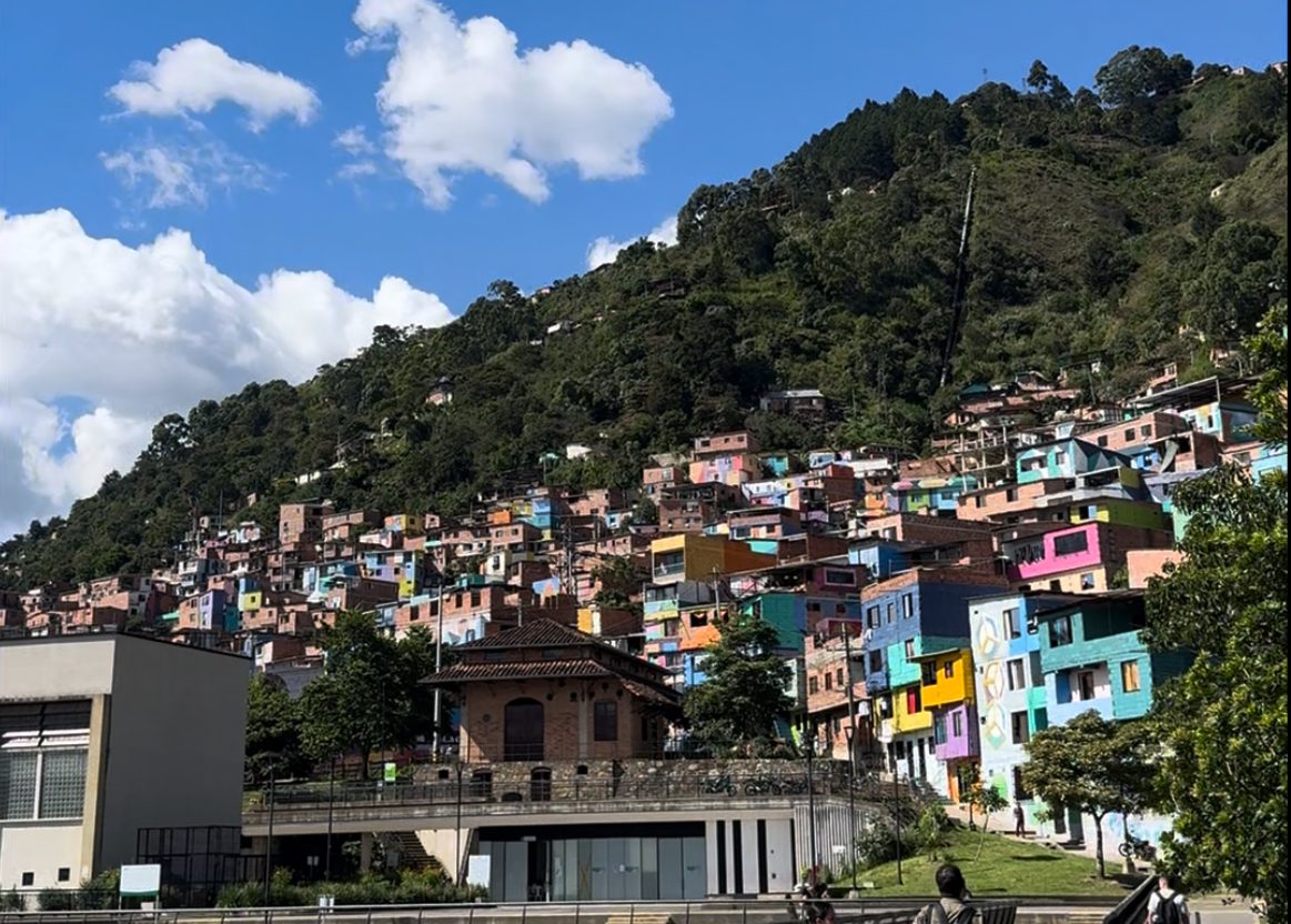 Esta es la programación de Telemedellín en MI BARRIO en Manrique