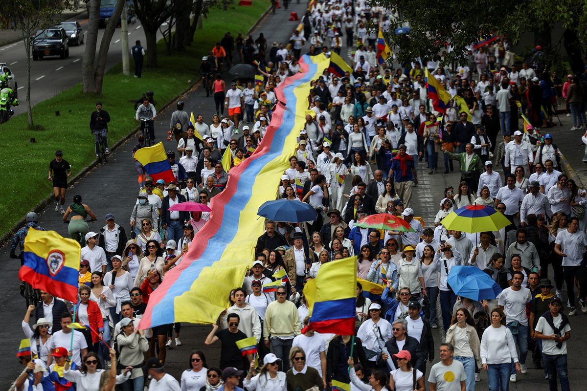 Colombianos se manifestaron en rechazo al atentado contra Miguel Uribe