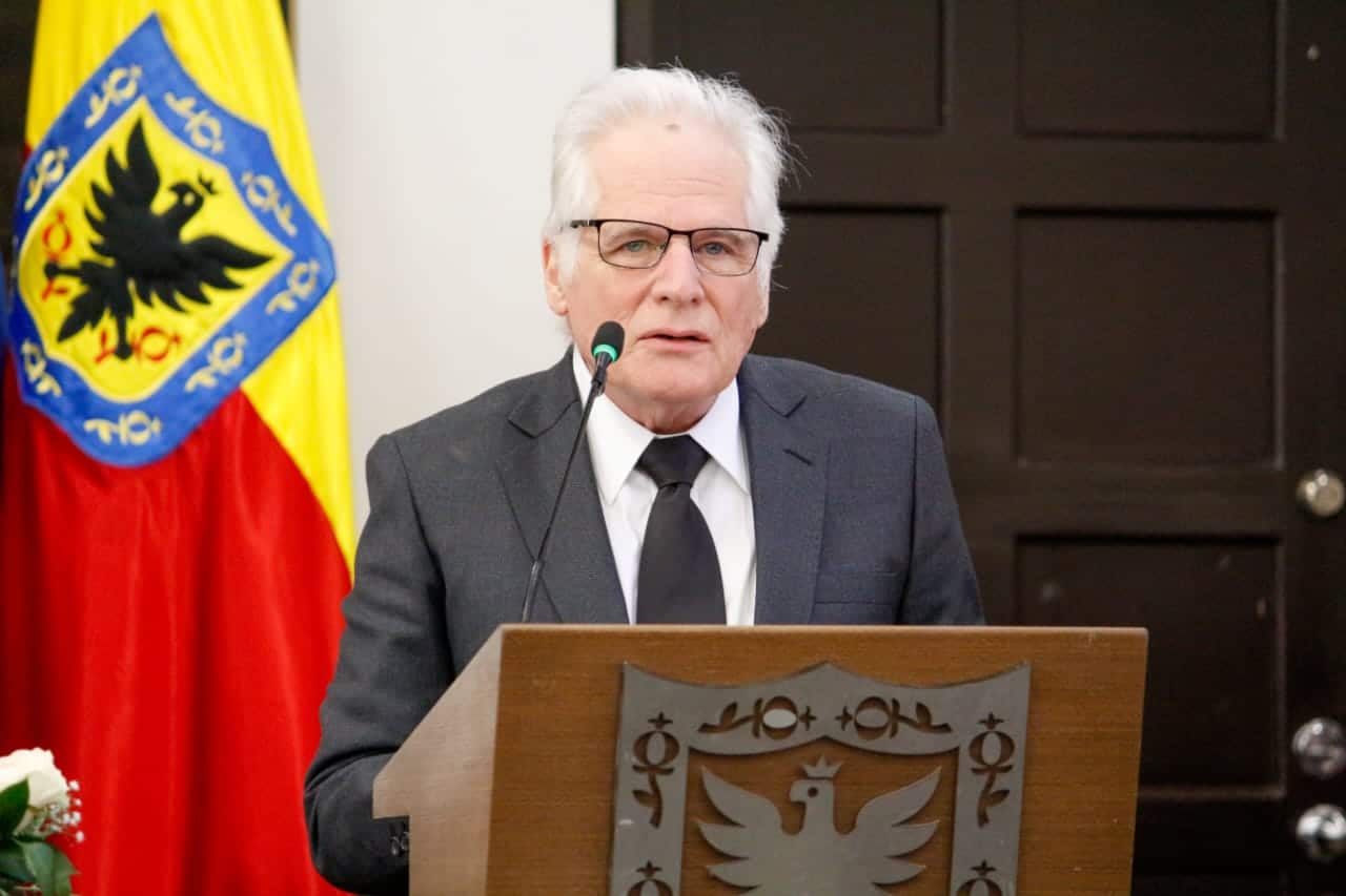 Miguel Uribe Londoño toma las banderas de su hijo y será precandidato del Centro Democrático