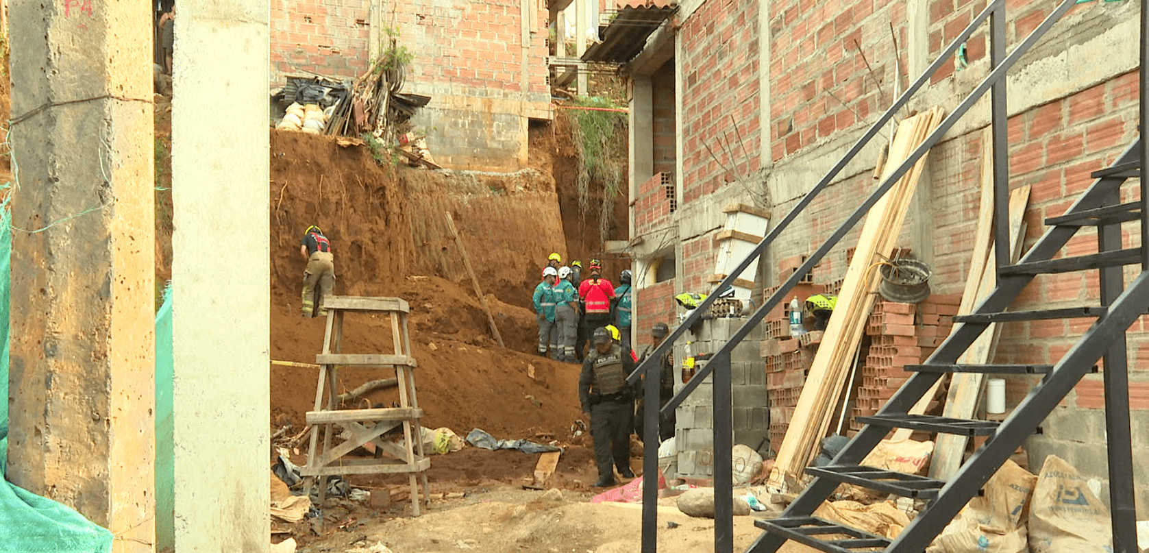 Deslizamientos en obras irregulares de Medellín dejan tres muertos