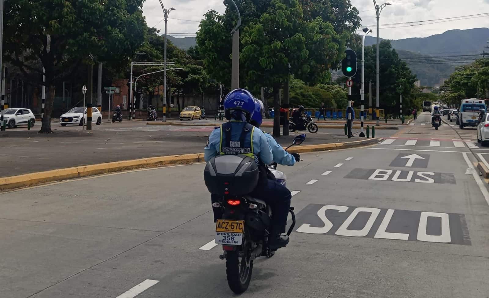 Operativos en el carril del Metroplús dejan cerca de 900 vehículos inmovilizados 