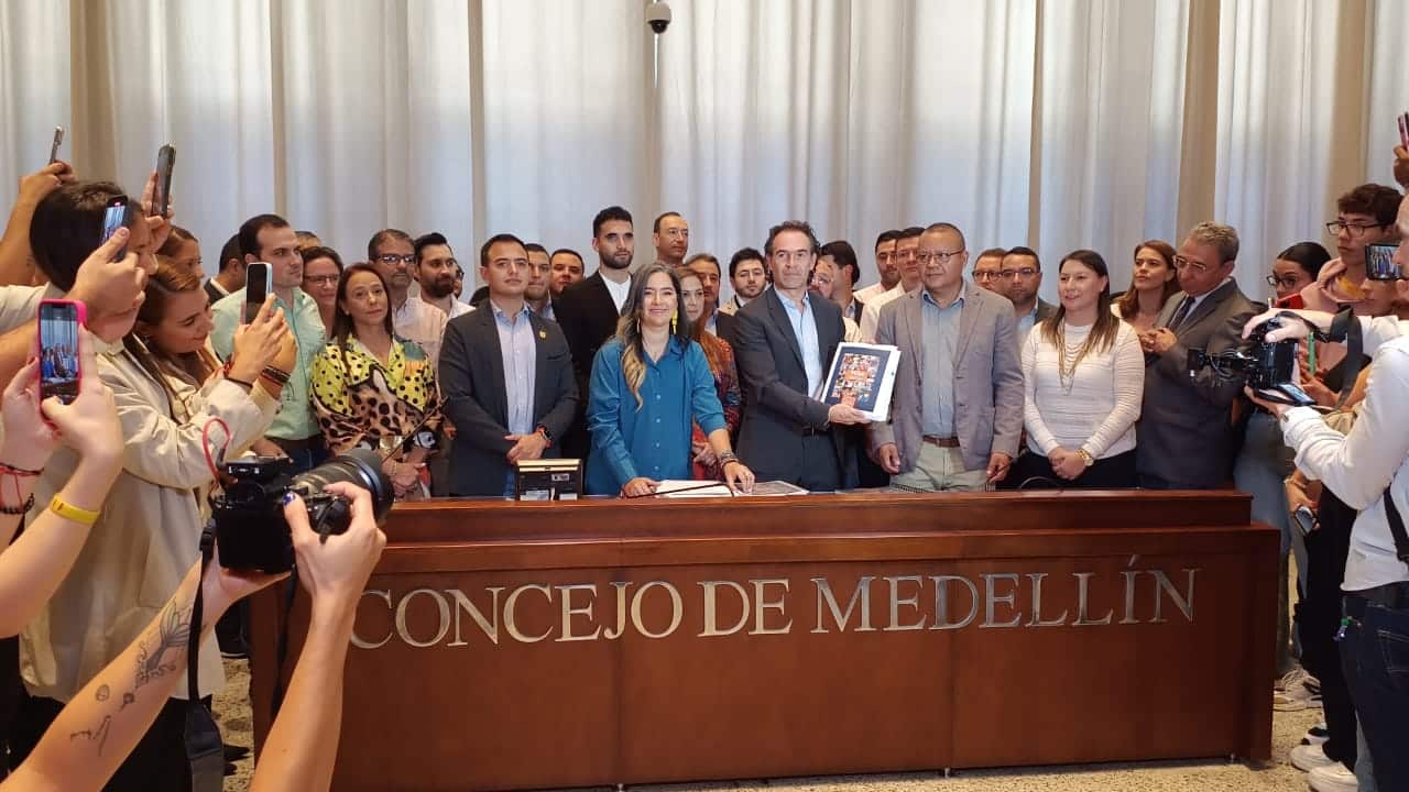 Alcalde Federico Gutiérrez radicó ante el Concejo de Medellín el Plan de Desarrollo 2024-2027