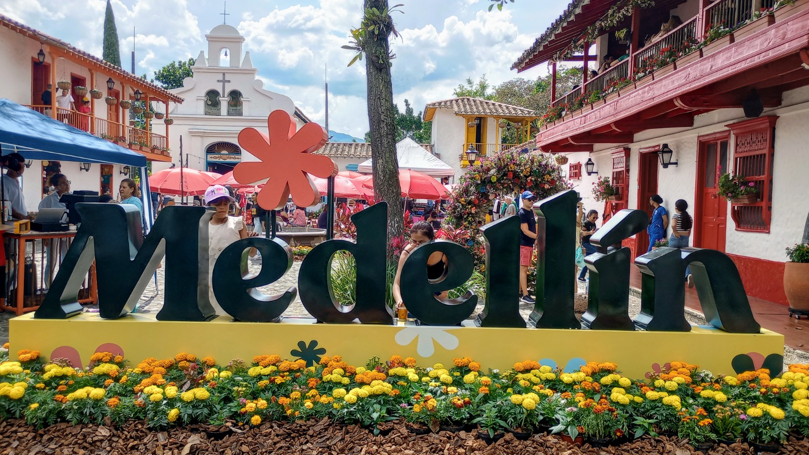 Plazas de las Flores, un espacio imperdible de la feria