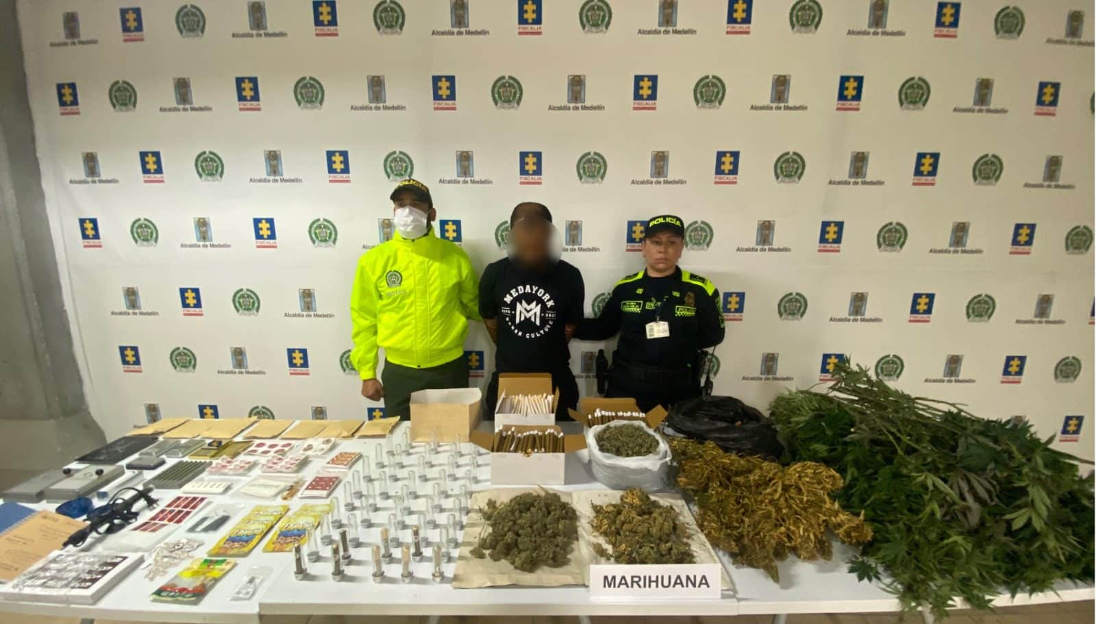 policía cultivo marihuana