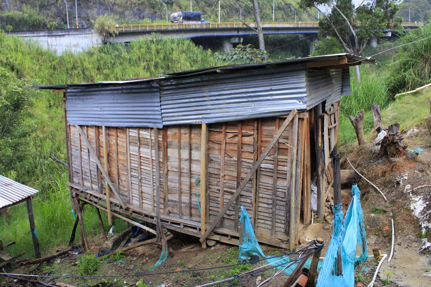 Hacen prevención en zonas de alto riesgo de Medellín por temporada de lluvias