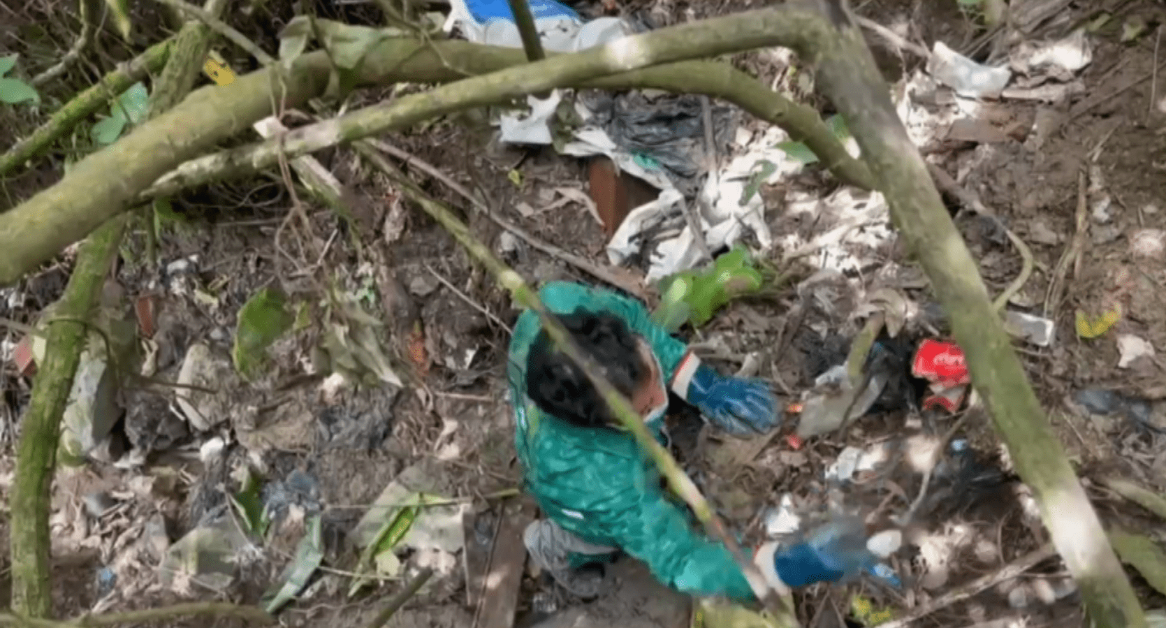 Diez bolsas con residuos biológicos fueron abandonadas en quebrada de Altavista
