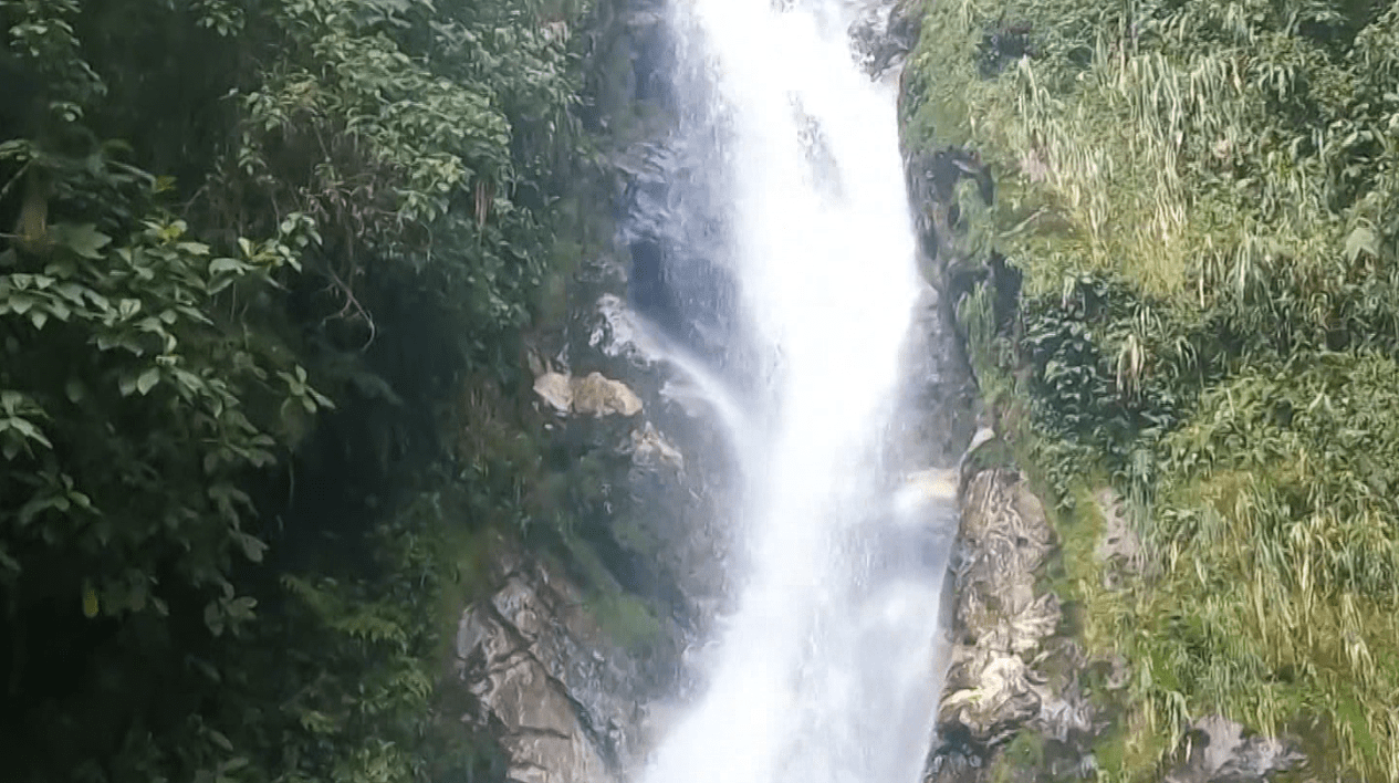 Mujer murió tras caer a un abismo de 40 metros en la reserva Salto del Ángel en Envigado