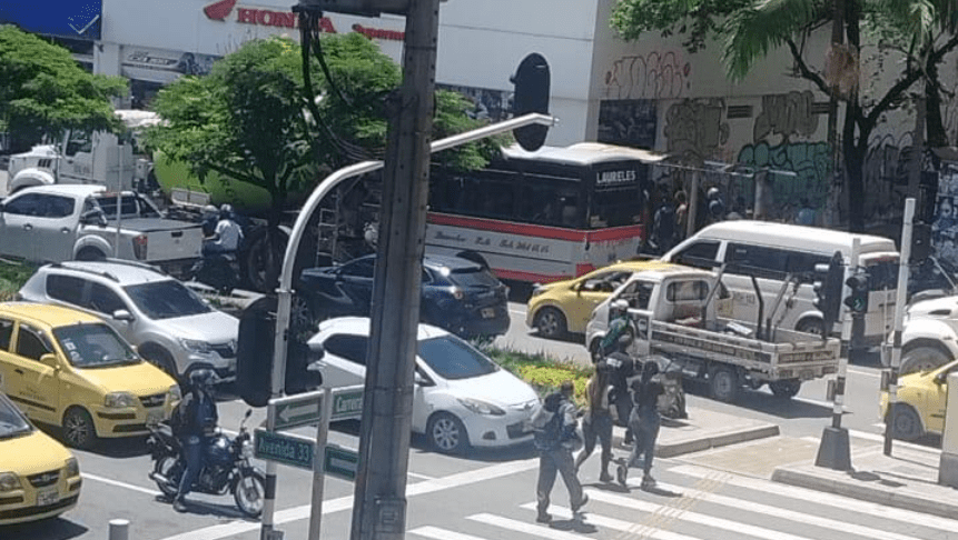 Balacera en la avenida 33 en medio de intento de robo dejó dos heridos