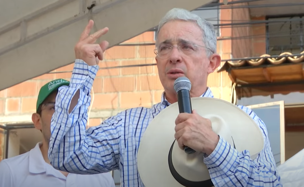 Esta ha sido la trayectoria del expresidente Álvaro Uribe, hoy condenado