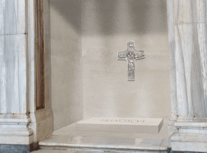Así es la tumba del papa Francisco