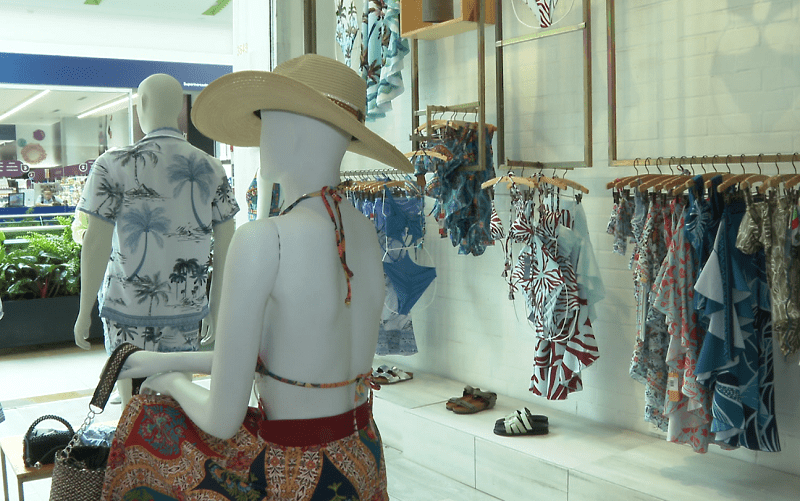 Esta marca de vestidos de baño trabaja con indígenas y personas privadas de la libertad