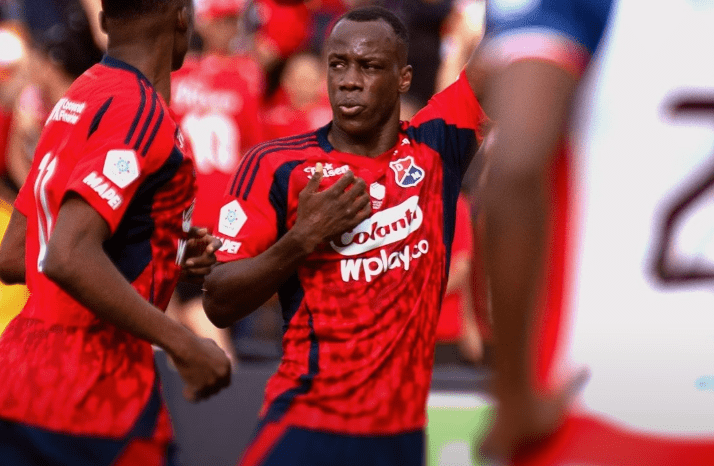 DIM empató en la primera fecha de liga y la hinchada mostró su frustración