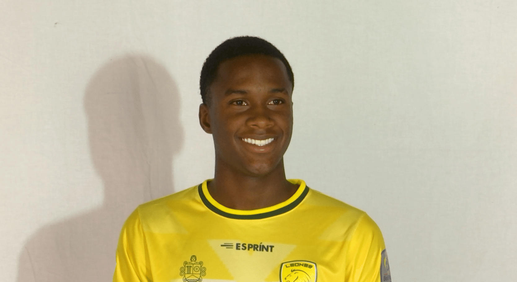 Dayan Moreno hace su debut en Leones con la ilusión del gol
