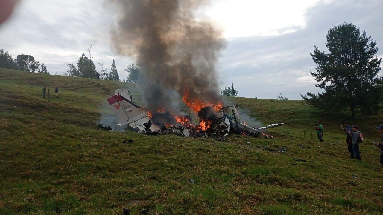 ¡Atención! Una aeronave medicalizada cayó a tierra en Antioquia y dejó 4 pasajeros fallecidos