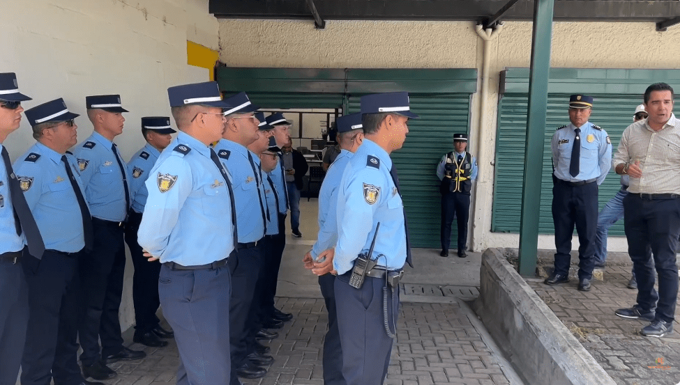 ¡Pilas! Agentes de tránsito usarán cámaras corporales para grabar procedimientos