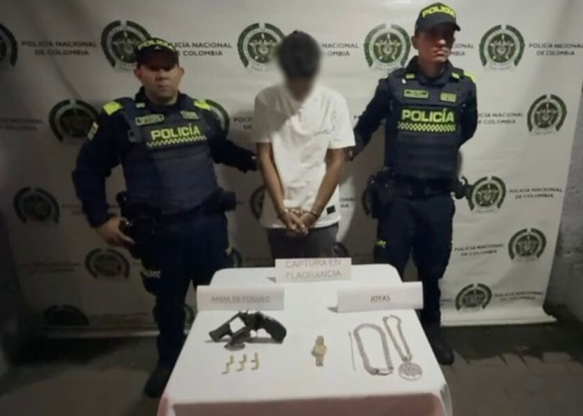 Capturan a hombre en flagrancia por millonario robo a un turista en la comuna 13