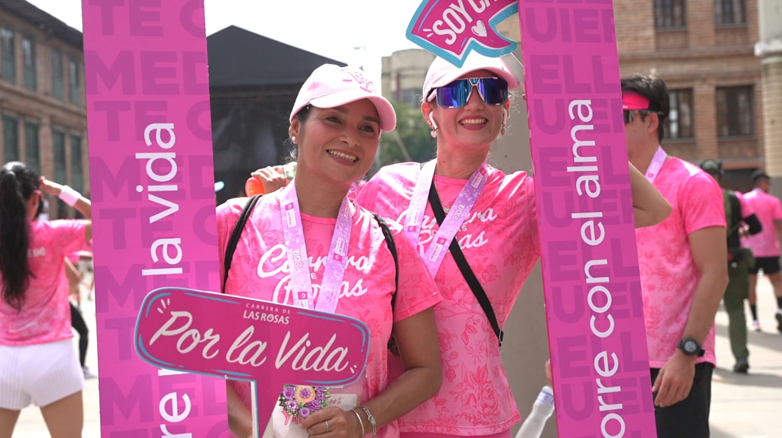 Carrera de las Rosas tuvo a más de 15 mil atletas corriendo por una buena causa