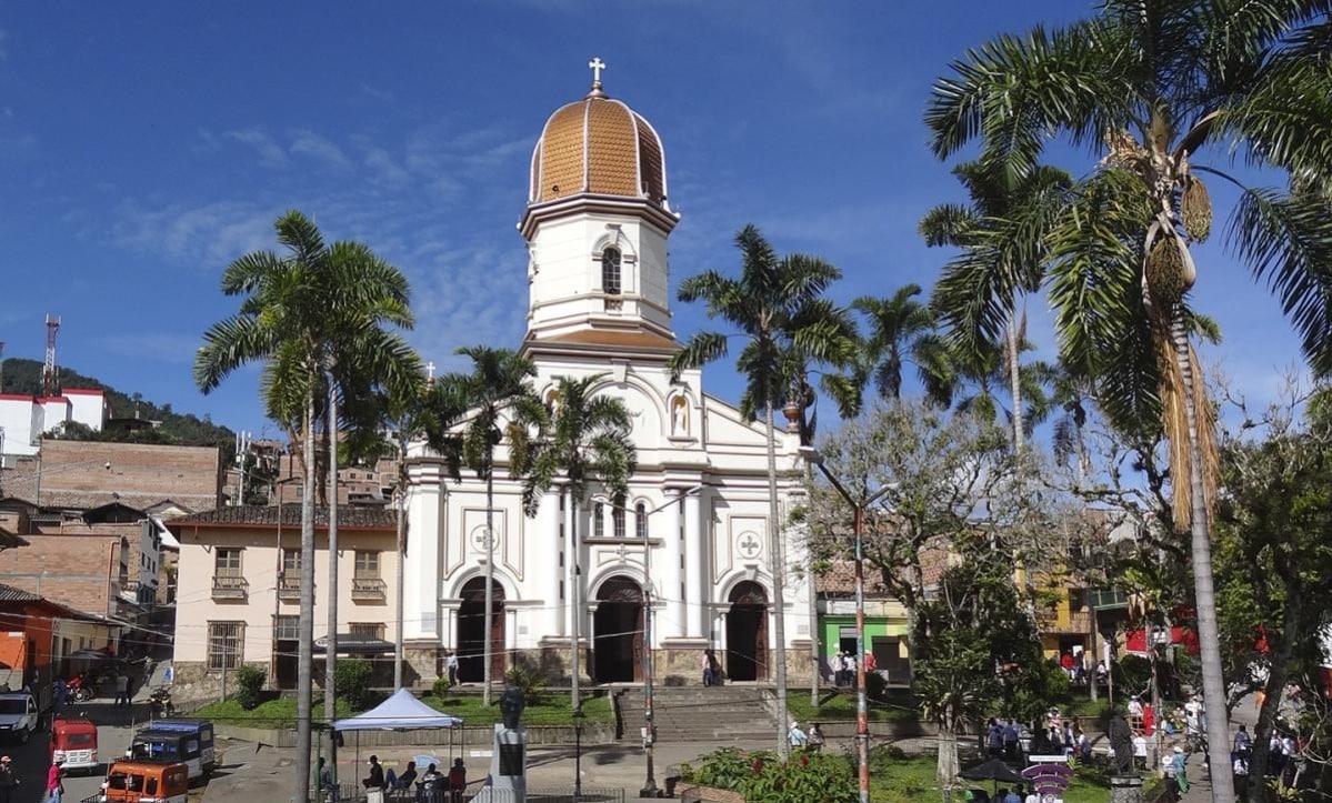Combates de disidencias y el Clan del Golfo en Ituango tienen confinadas a las familias