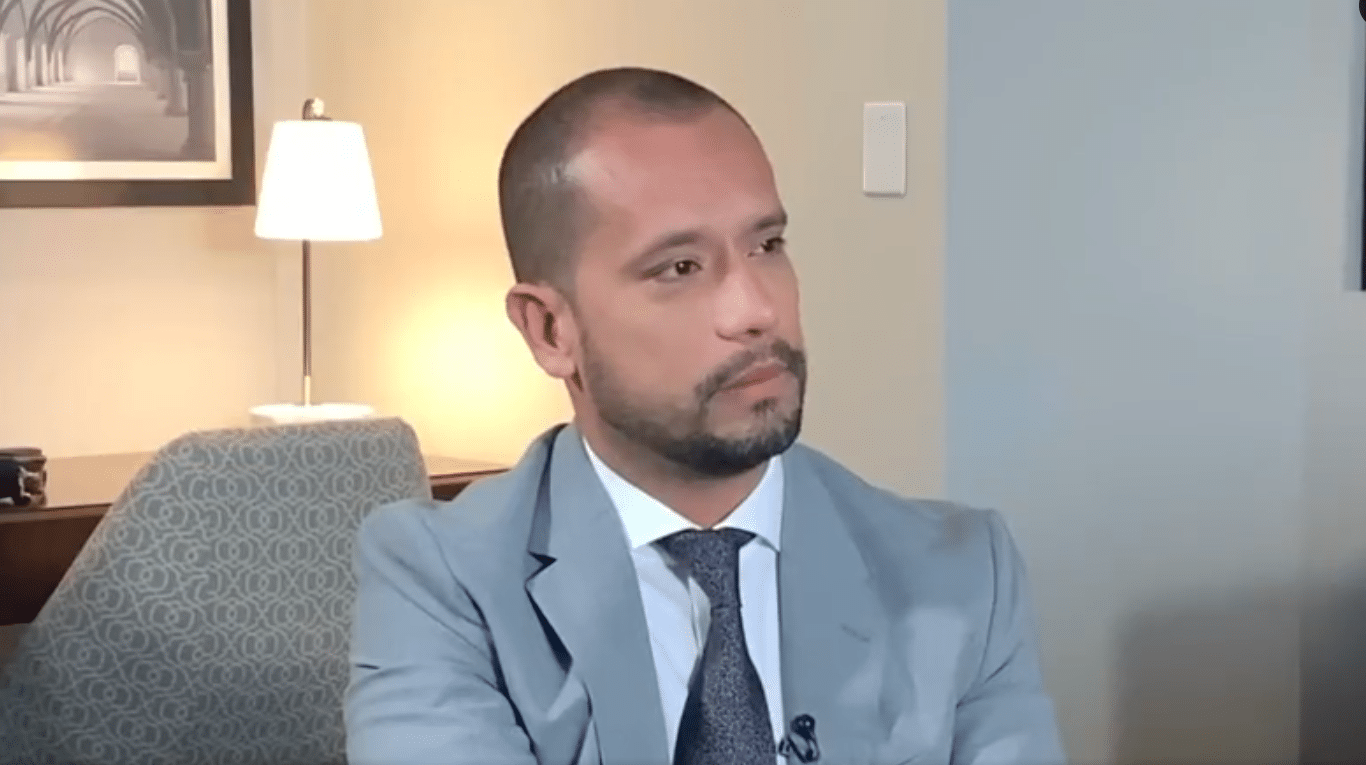 Diego Cadena, exabogado del expresidente Uribe, fue condenado a 7 años de prisión domiciliaria
