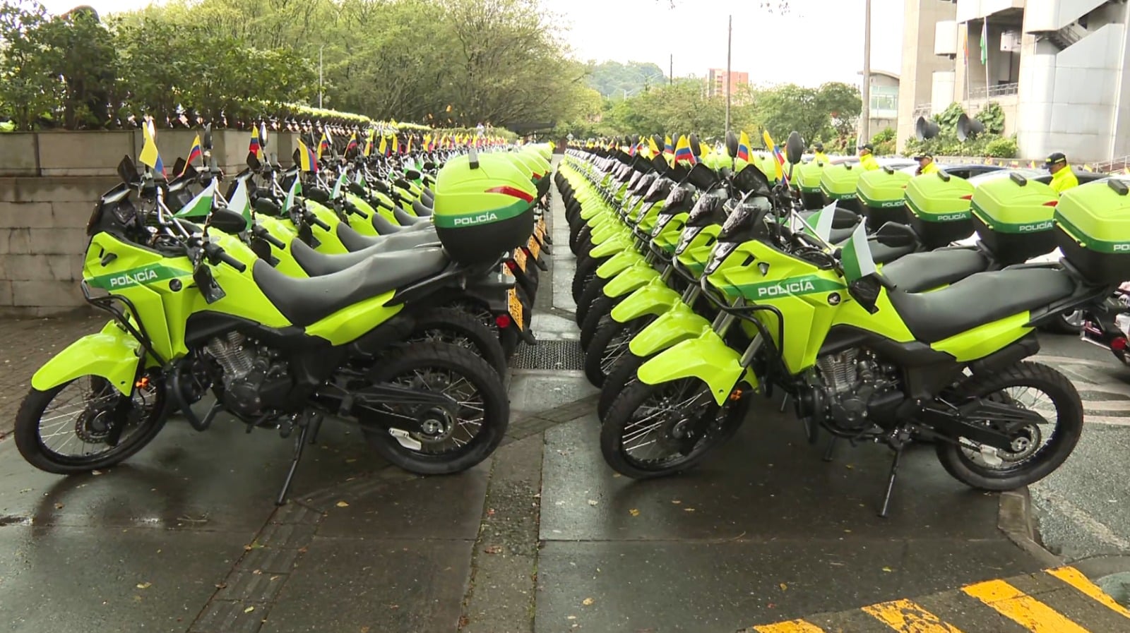 Distrito de Medellín dotó con más de 500 vehículos el parque automotor de la Policía