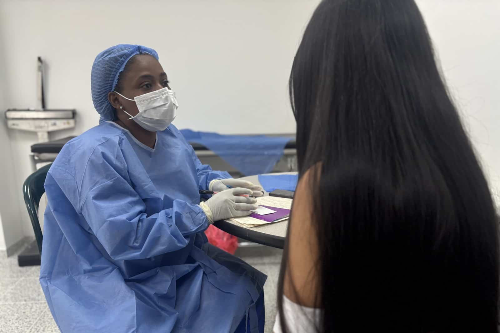 Embarazo adolescente continúa disminuyendo en Medellín