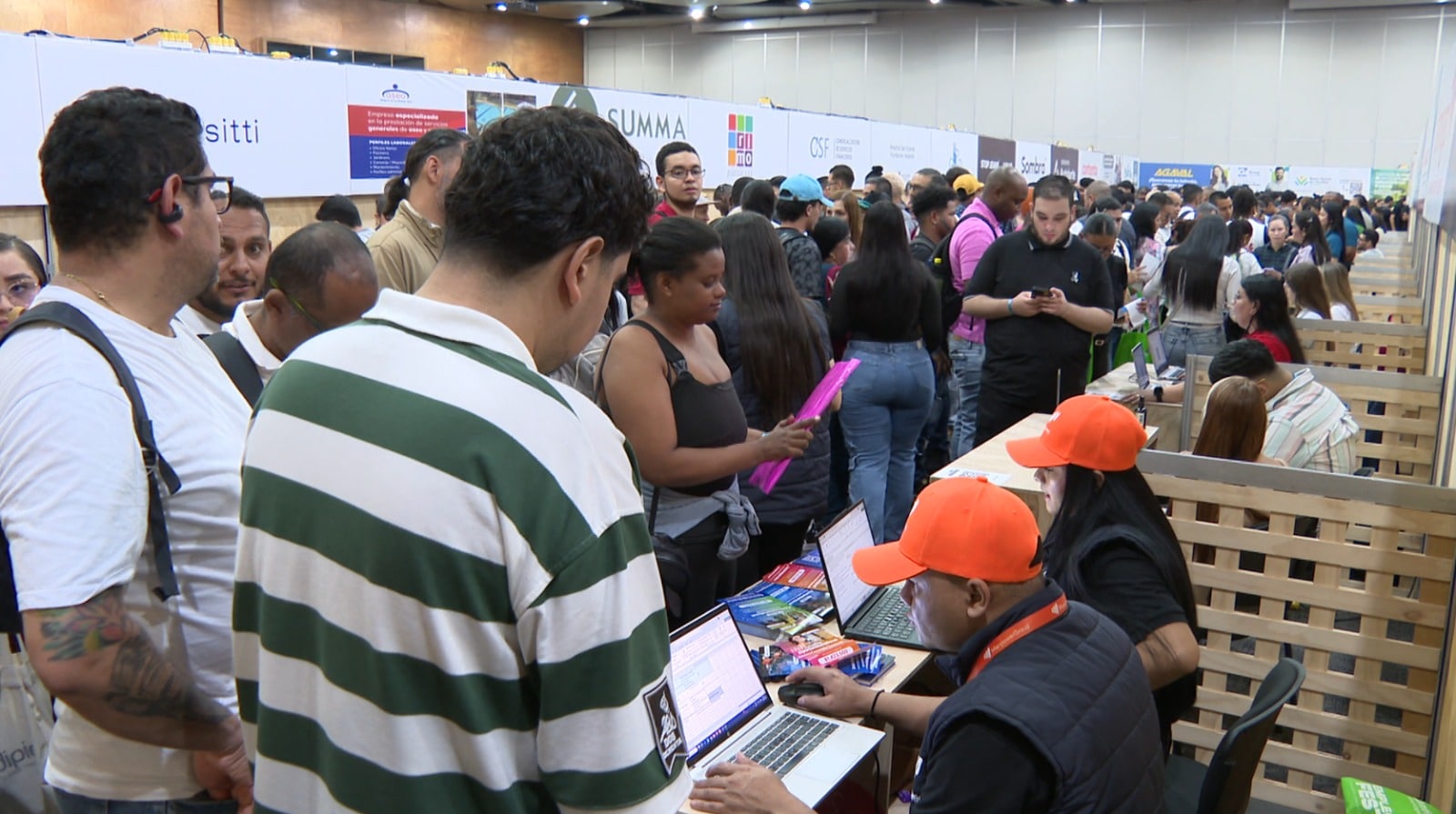 Empleo Fest reúne a miles de personas en Medellín que buscan oportunidades laborales