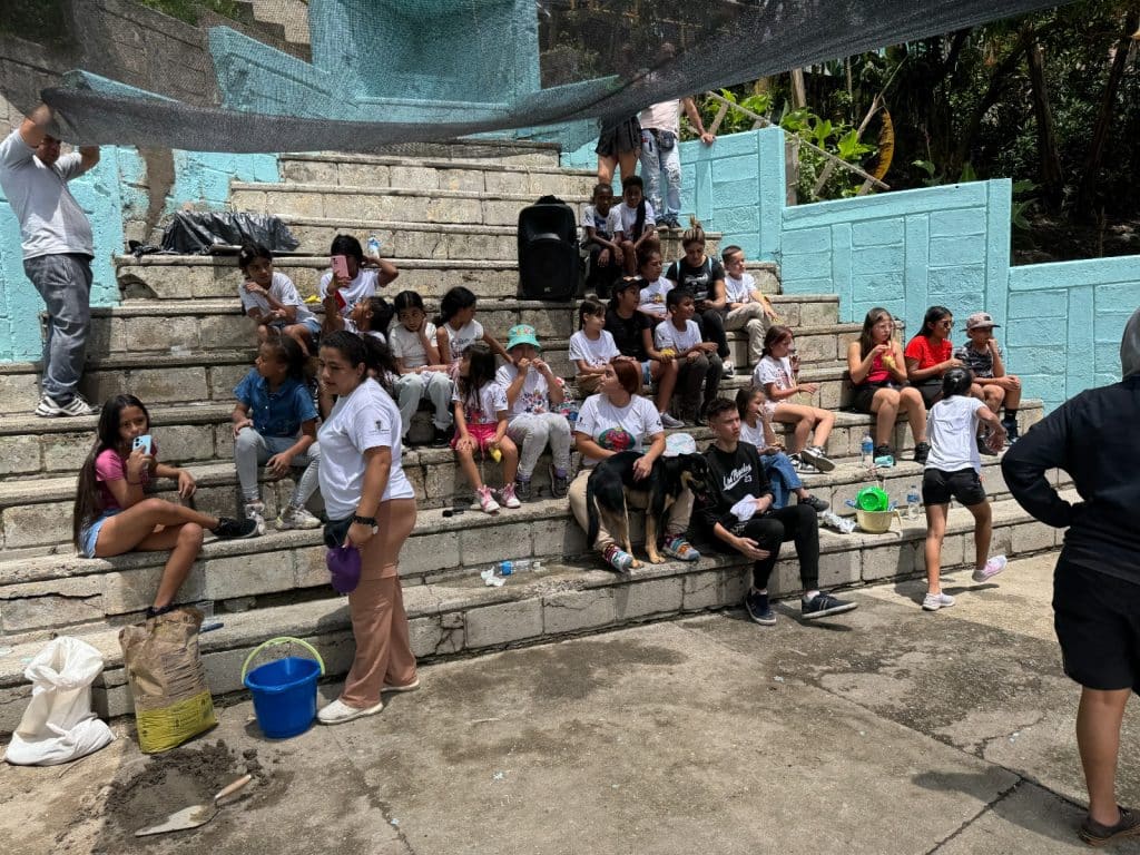 Este espacio de Medellín pasó de ser un basurero a un teatro al aire libre