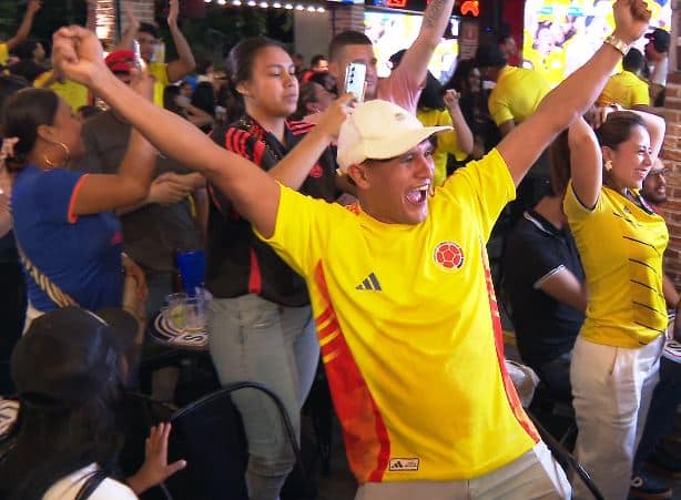 Hinchas en Medellín celebraron el paso al Mundial de la Selección Colombia