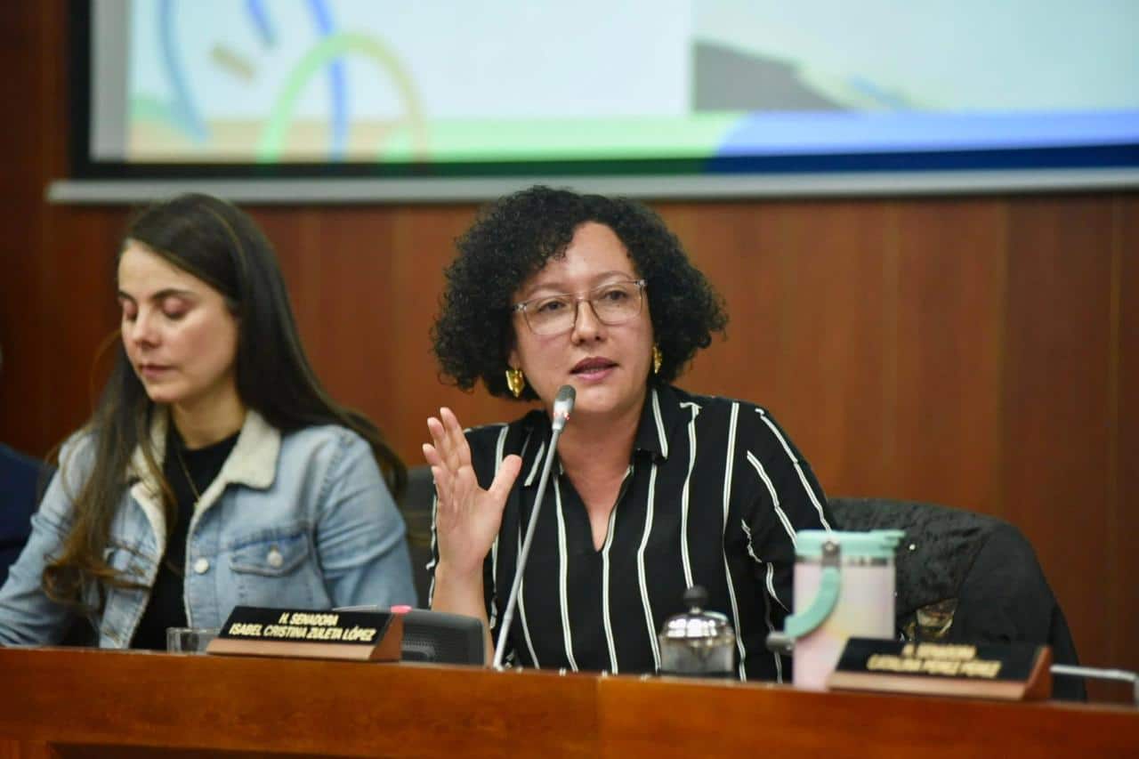 Isabel Zuleta, a responder por salida de jefes criminales para tarimazo de Petro