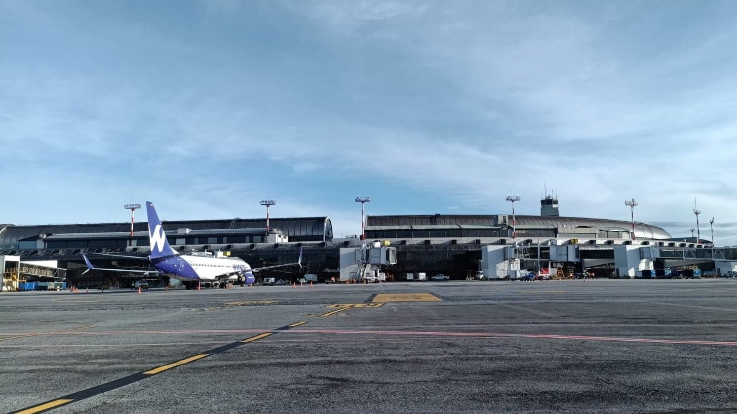 Migración Colombia invita a usar Biomig frente a largas filas en aeropuerto de Rionegro