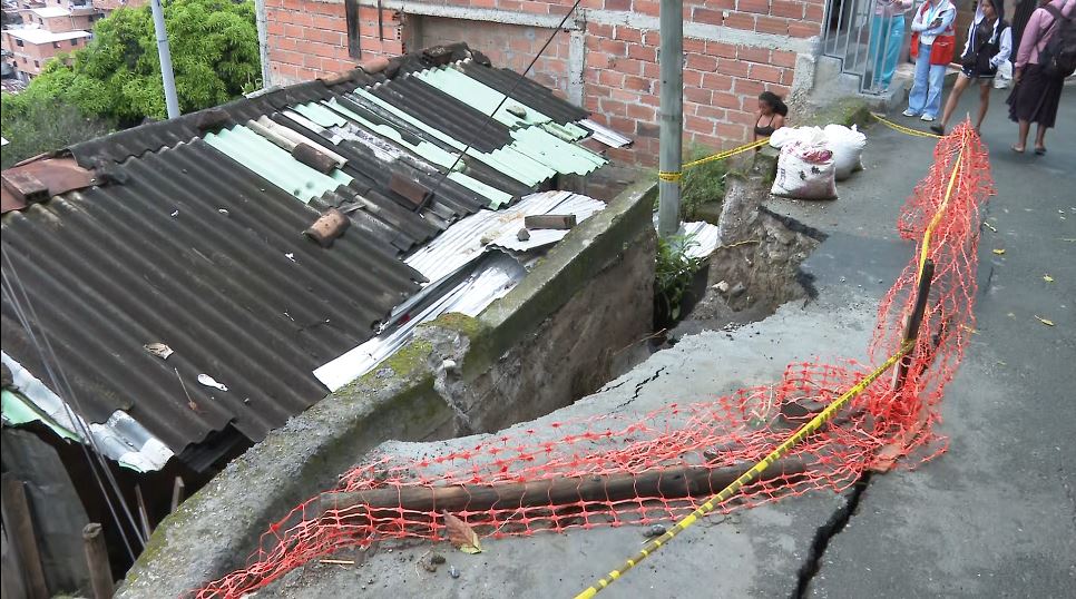 Varias viviendas de El Popular 2 están en riesgo por una erosión, luego de construir un muro