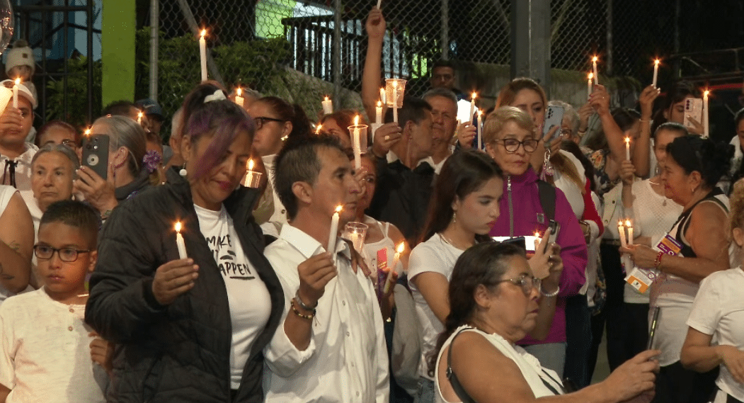 Velatón para dar último adiós a mujer víctima de presunto feminicidio