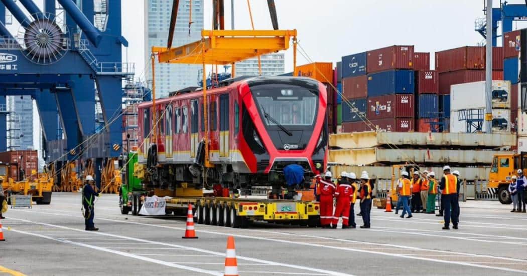 Así fue el desembarque del primer tren del Metro de Bogotá en Cartagena