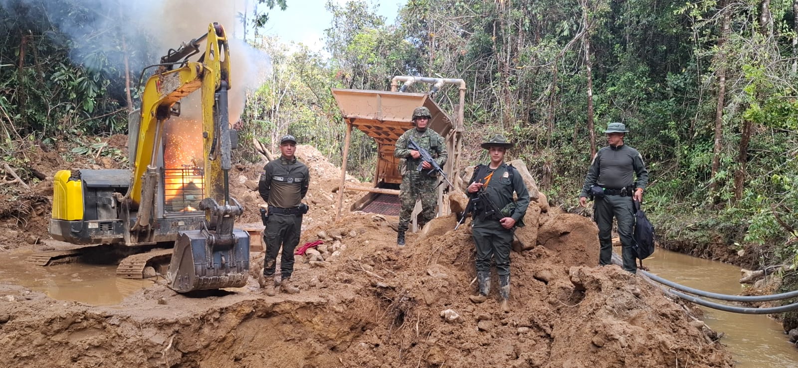 10 capturados por minería ilegal deja operativo en San Carlos