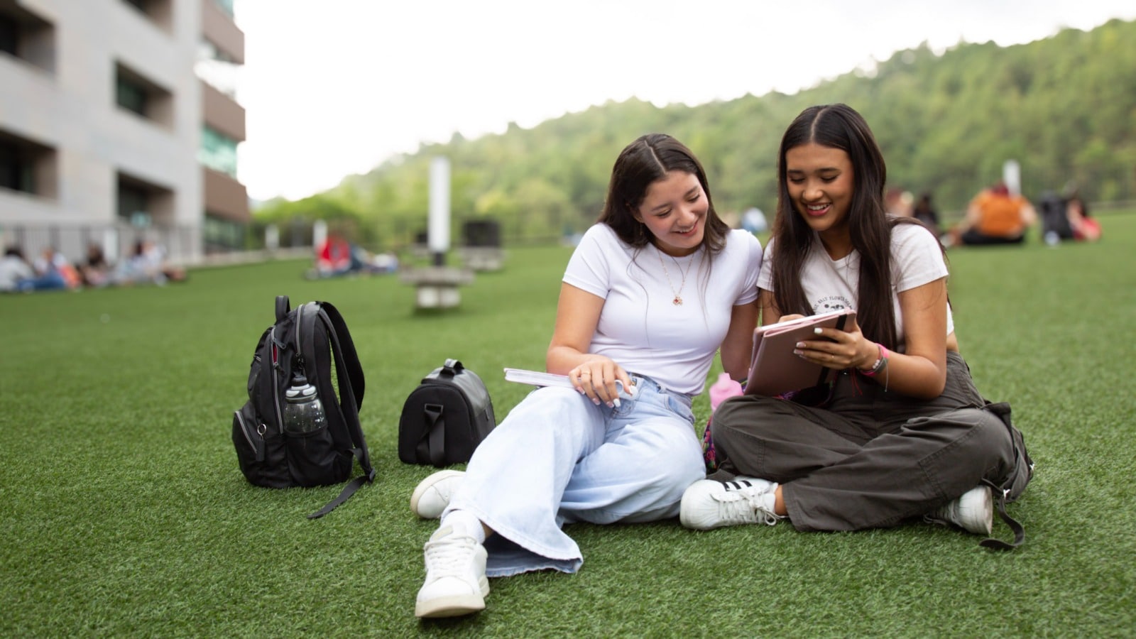Abren 359 nuevos cupos de créditos condonables para educación superior en Medellín