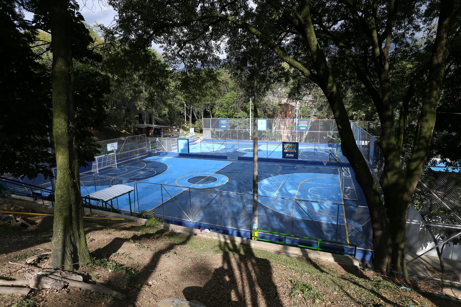 Así quedó la renovada cancha polideportiva y de Baloncesto en Tricentenario