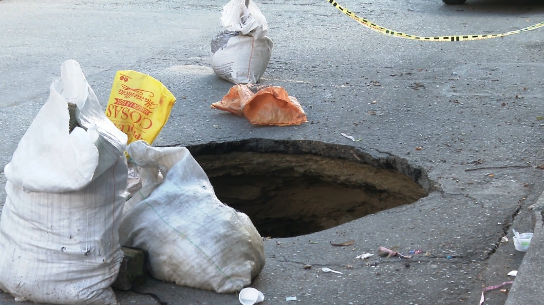 Comunidad de Buenos Aires reporta 3 huecos de gran magnitud en las vías