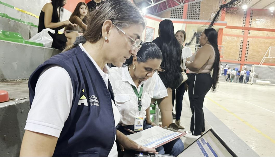 Dos semanas ajustan los 136 desplazados por combates y campos minados en Tarazá