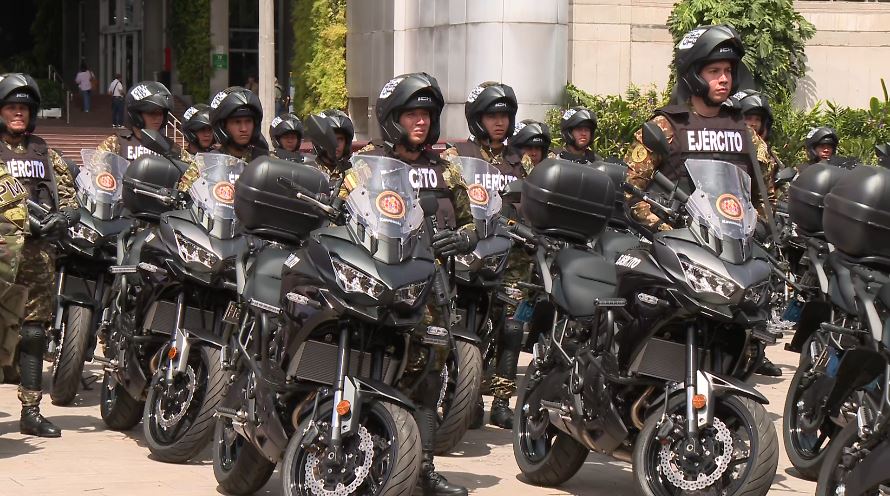 Entregan nuevos vehículos de última tecnología al Ejército nacional