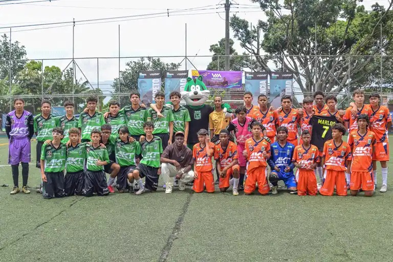 Marlos Moreno donó 1.200 becas para niños que participan en la Copa Atlético Nacional