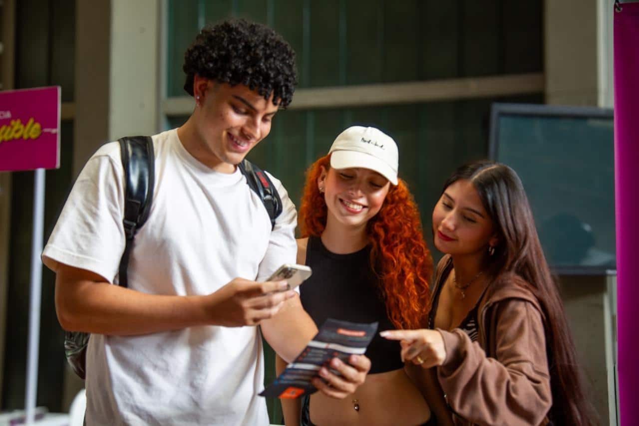 Medellín ofrece 2.500 cupos para cursos de tecnología en alianza con empresa mundial