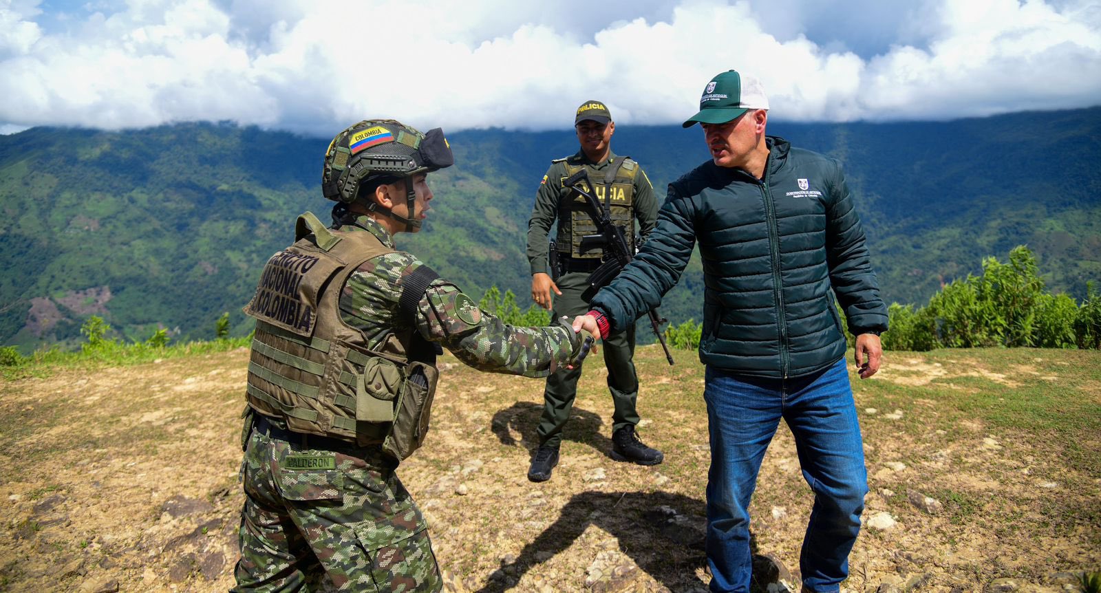 Piden intensificar acciones contra minería ilegal y grupos armados en el Bajo Cauca